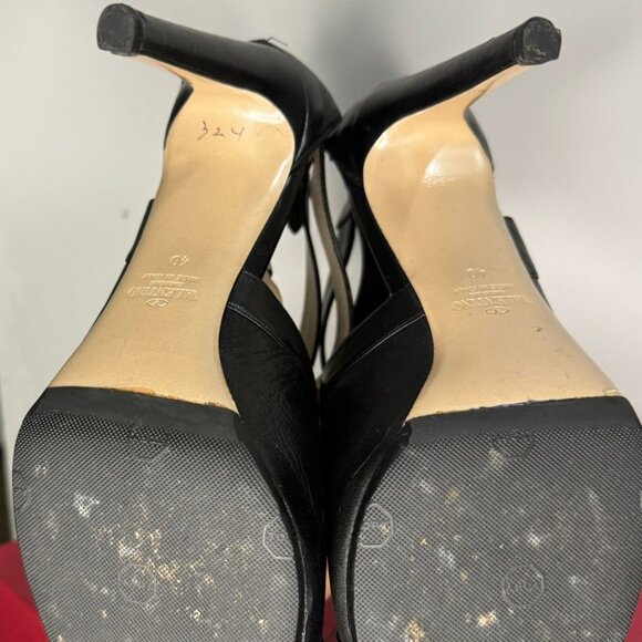 Valentino Open-Toe Black Leather Heels w/ Side Bow | Size 40 - Picture 6 of 11